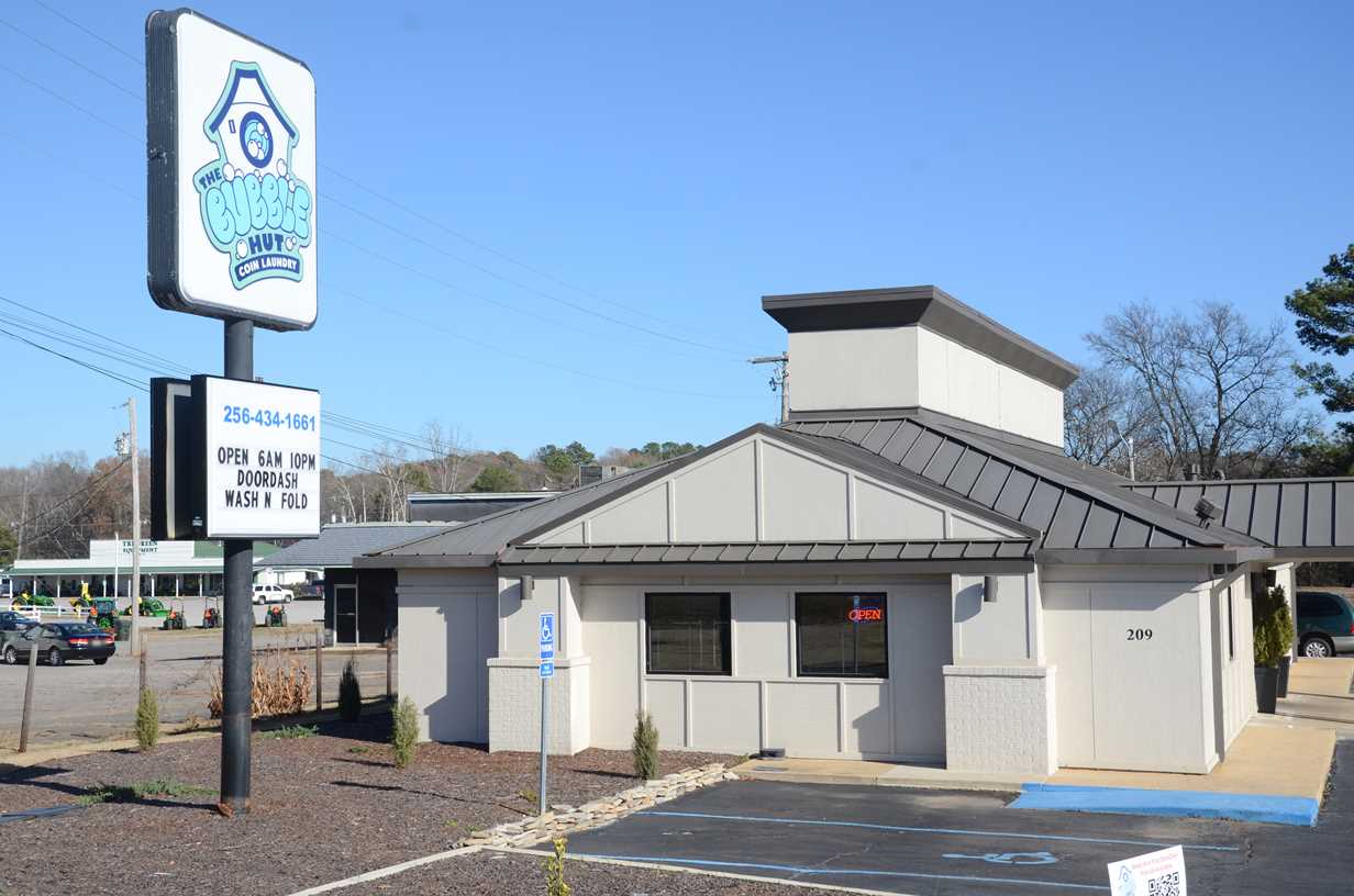The Bubble Hut Coin Laundry Highway 31 location in Athens, Alabama