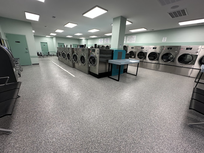 Large capacity washers and 100 lb machines at The Bubble Hut North Jefferson in Athens, Alabama